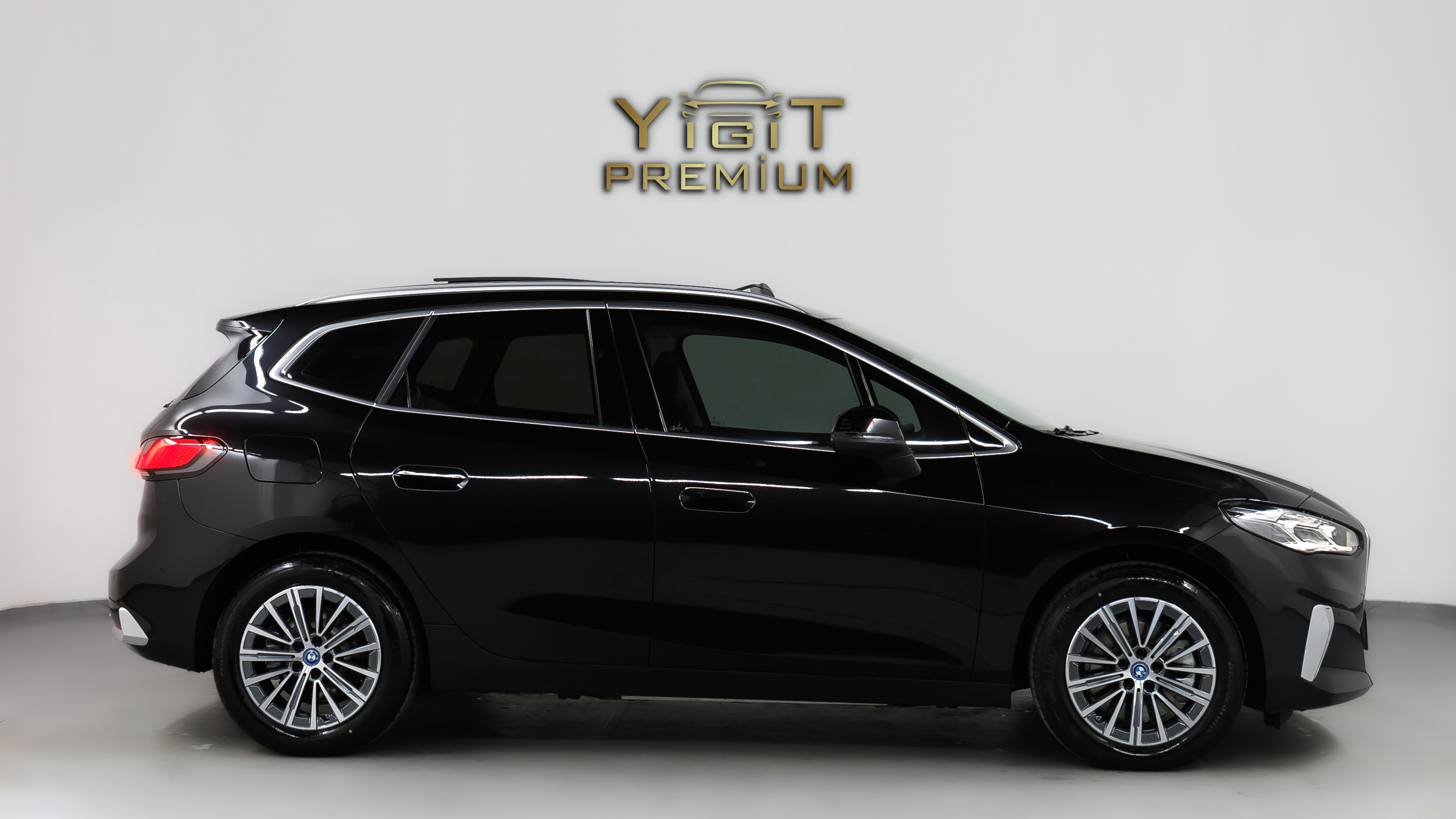 BMW 2.30 X DRİVE  SİYAH