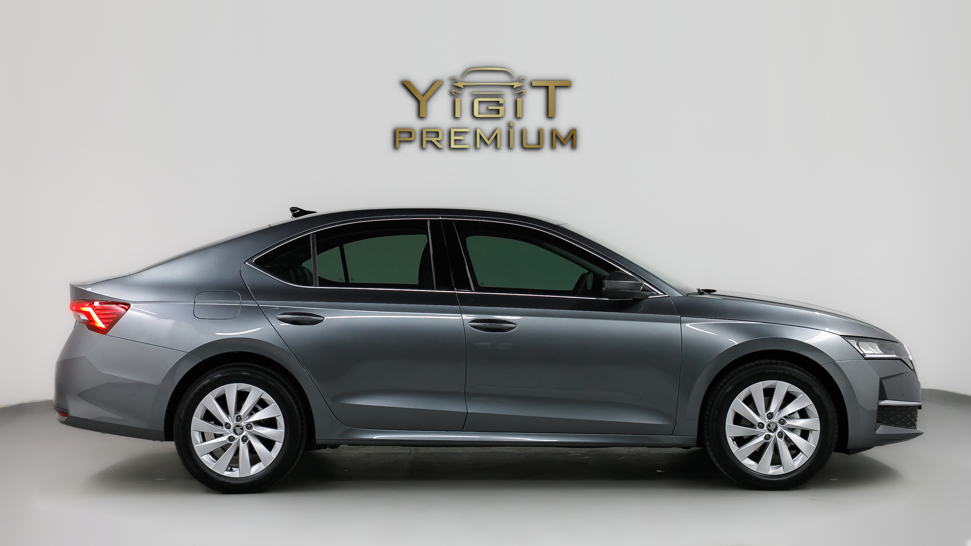 SKODA OCTAVİA PREMİUM GRİ