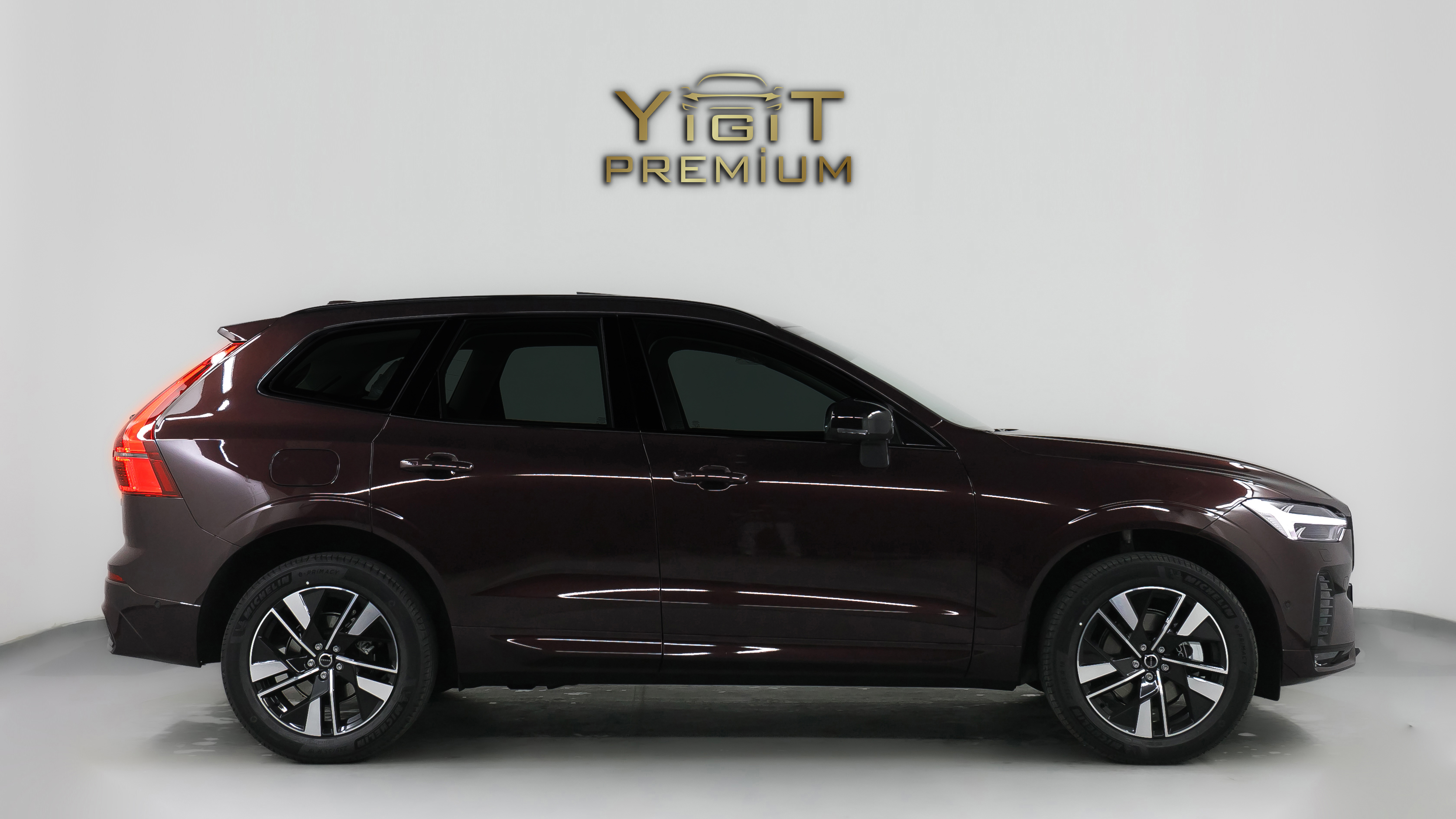 VOLVO XC60 HYBRİD K.RENGİ